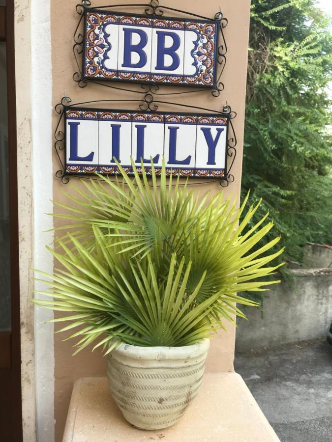 Bed and Breakfast Lilly Сульмона Екстер'єр фото
